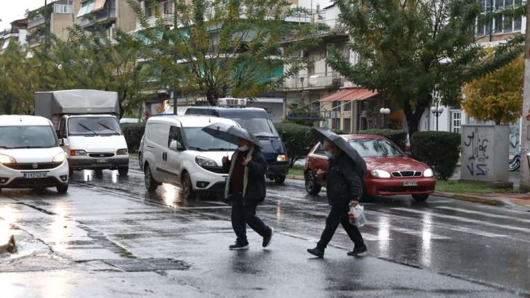 Σφοδρή κακοκαιρία με βροχές, καταιγίδες και θυελλώδεις ανέμους μέχρι 9 μποφόρ