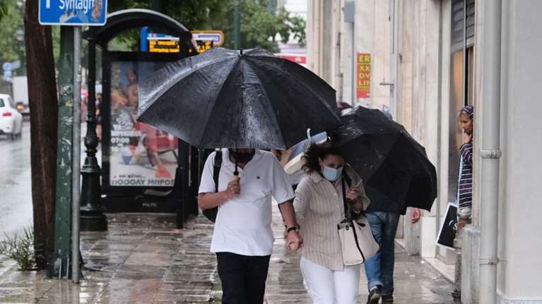 Εντονα καιρικά φαινόμενα και σήμερα: Ισχυρές καταιγίδες σε όλη τη χώρα - Ποιες περιοχές είναι στο &quot;μάτι του κυκλώνα&quot;