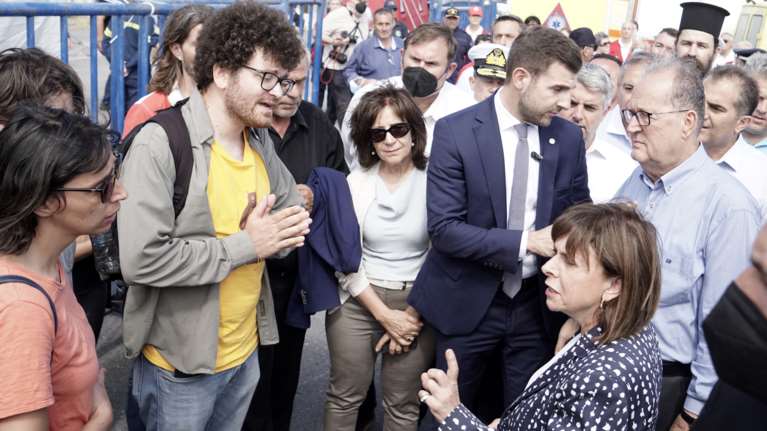 Σοκαρίστηκε λέει τώρα το μέλος του ΣΥΡΙΖΑ  από τον &quot;διχαστικό λόγο&quot; της ΠτΔ και γι&#39; αυτό της επιτέθηκε φραστικά