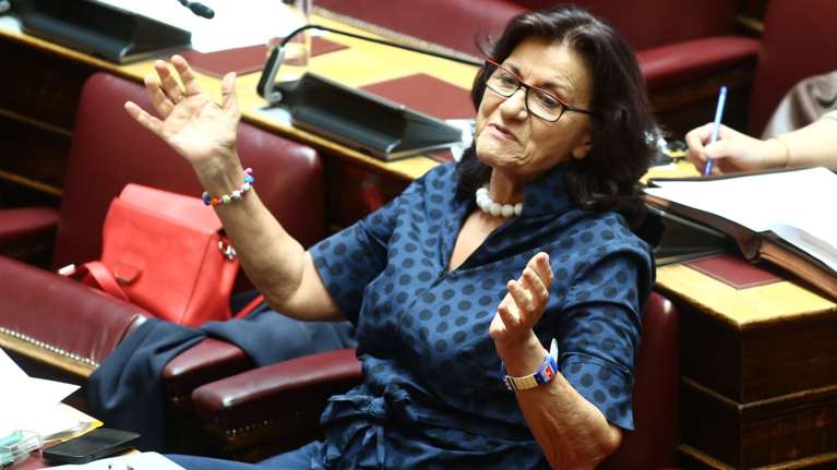 Μετά το &quot;αυτογκόλ&quot; η Θεανώ Φωτίου επανέρχεται: Οι παρακολουθήσεις σχετίζονται και με τη ροή του χρήματος