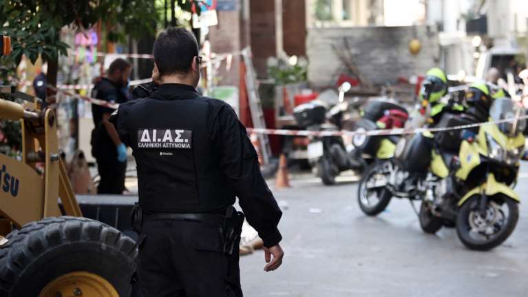 Γυναικοκτονία στη Χαλκιδική: Σκότωσε τη σύζυγό του μπροστά στο παιδί του και αυτοκτόνησε