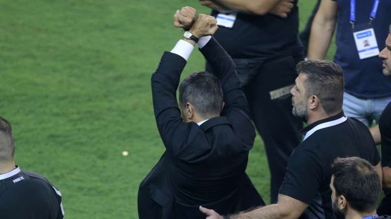 ΠΑΟ-ΠΑΟΚ 2-2: Έξαλλος ο Λουτσέσκου – &quot;Υπάρχει διαφθορά, όλη η Ελλάδα είδε… Να παίζουμε για να κερδίζει ο Παναθηναϊκός&quot;