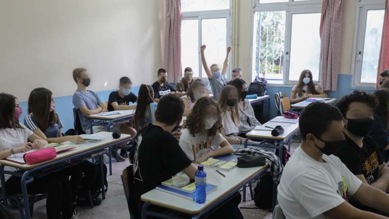 Σήμερα η κρίσιμη συνεδρίαση των λοιμωξιολόγων: Αποφασίζουν για άνοιγμα σχολείων και... μετά χιονοδρομικά και εστίαση