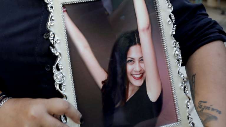 Σπαρακτική ανάρτηση από τη μητέρα της Λίνας Κοεμτζή που έπεσε από τον 9ο όροφο του ΑΠΘ- &quot;Δεχόταν απειλές με ροζ βίντεο&quot;