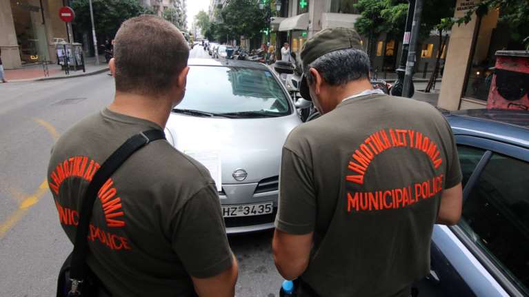 Τρίκαλα: Κοπανατζής δημοτικός αστυνομικός το τερμάτισε - Δεν πάτησε στη δουλειά για 26 ημέρες