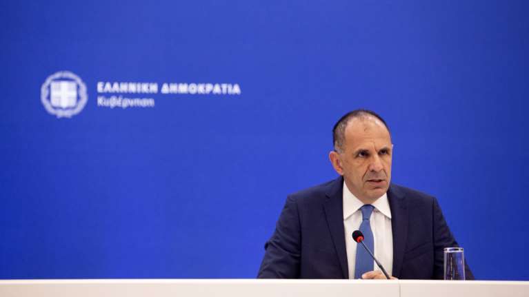 Στην Λάρισα ο Γιώργος Γεραπετρίτης: Θα επισκεφθεί τους τραυματίες της τραγωδίας των Τεμπών