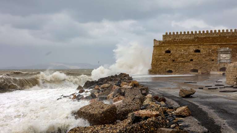 Κακοκαιρία Gaia: Μήνυμα του 112 σε Κρήτη, Σάμο και Δωδεκάνησα - Σε ποιες περιοχές θα συνεχιστούν τα ισχυρά φαινόμενα