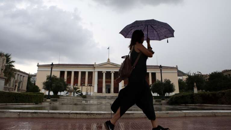 Καιρός: Βροχές αύριο στην Αττική - Σε ποιες περιοχές θα "χτυπήσουν' καταιγίδες, που θα κυμανθεί ο υδράργυρος