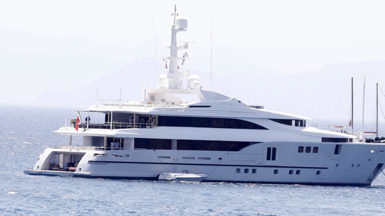 Φωτιά στην Ύδρα: Κατασχέθηκε η θαλαμηγός, αντιμέτωποι με βαριές ποινές οι 13 συλληφθέντες - &quot;Έκαψαν με βεγγαλικά 300 στρέμματα&quot;