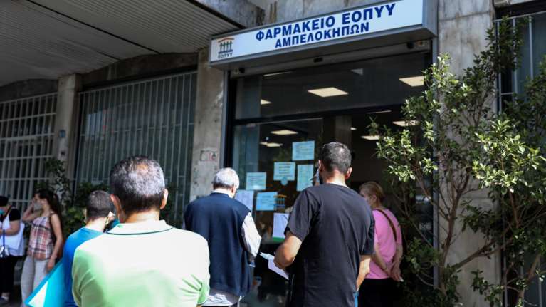 Μεγάλη απάτη με συνταγές σε βάρος του ΕΟΠΥΥ: Πώς δρούσε το κύκλωμα - Εκβίαζε ακόμη και υπαλλήλους