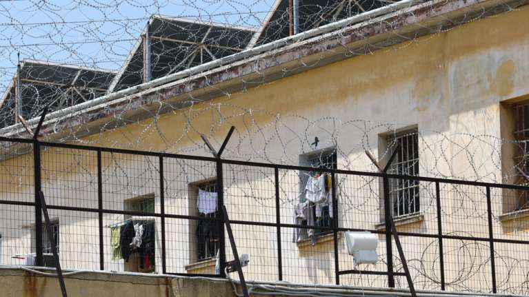 Έφοδος του "ελληνικού FBI" στις φυλακές Κορυδαλλού - 11 συλλήψεις για ναρκωτικά και όπλα