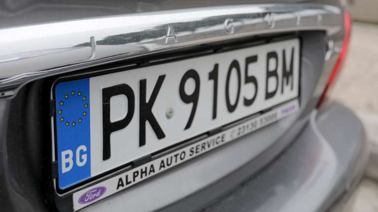 ΑΑΔΕ: Παράνομα ένα στα τρία αυτοκίνητα με ξένες πινακίδες στην Ελλάδα