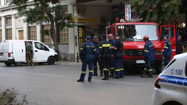 Εκρηξη βόμβας στην Τεκτονική Στοά στο κέντρο της Αθήνας - Ελεγχόμενη έκρηξη και σε δεύτερο πακέτο [εικόνες]