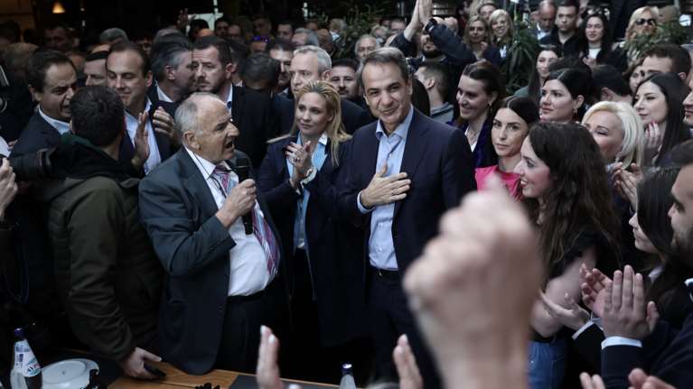 Από την κυβέρνηση &quot;ηττημένων&quot; στην κυβέρνηση... &quot;τεράτων&quot; - Τα καρφιά Μητσοτάκη σε Τσίπρα και Ανδρουλάκη