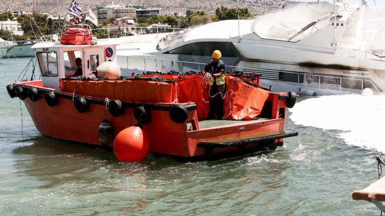 Ναυάγιο θαλαμηγού στην Ίο - Κινδύνευσαν 12 άτομα