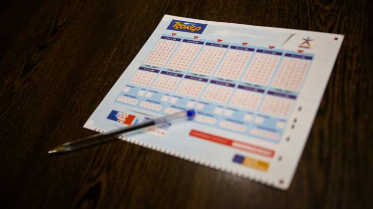 Τζόκερ: Απόψε κληρώνει για τα 2,3 εκατ. ευρώ μετά από 6 τζακ ποτ- Δελτία έως τις 21.30