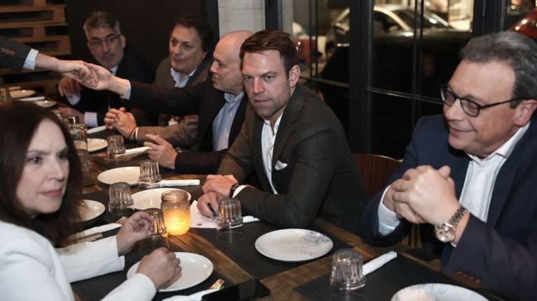 Νέος χαμός στον ΣΥΡΙΖΑ: Ο Κασσελάκης σηκώθηκε και έφυγε στην παρέμβαση Τεμπονέρα - Ποιοι εκνευρίστηκαν και δεν μίλησαν