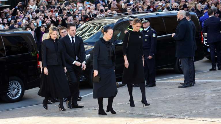 Το μνημόσυνο του τέως στη Μητρόπολη: Οι 200 καλεσμένοι, το τρισάγιο στο Τατόι και ο καφές στη Μεγάλη Βρεταννία