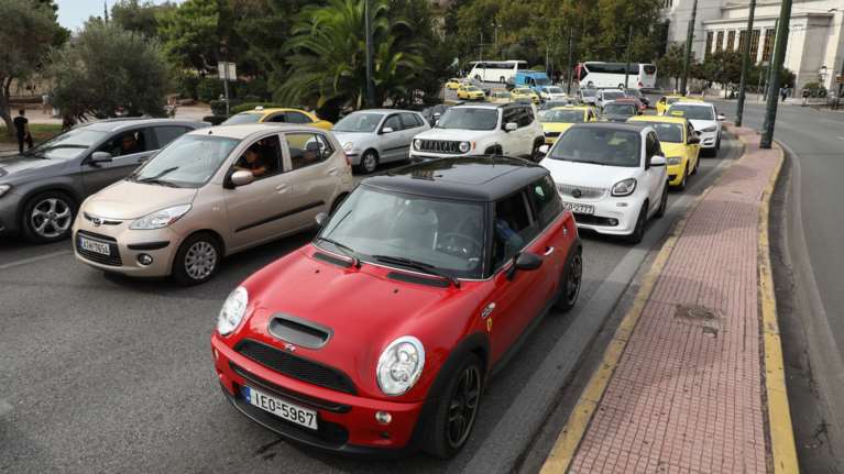 Κίνηση στους δρόμους: Προβλήματα στον Κηφισό και στην Κηφισίας - Δείτε live πού υπάρχει μποτιλιάρισμα