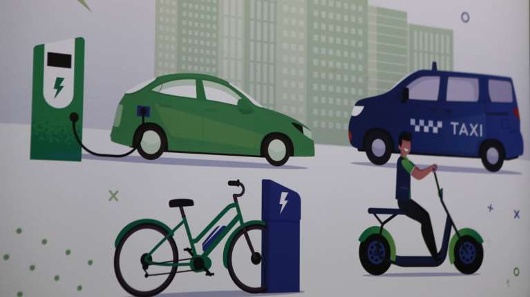 &quot;Κινούμαι Ηλεκτρικά 3&quot;: Αυξάνεται έως και 11.000 ευρώ η επιδότηση για φυσικά πρόσωπα - Οι όροι και οι δικαιούχοι