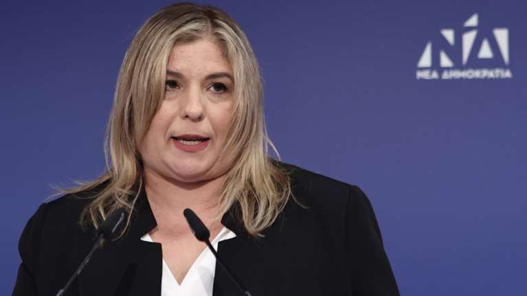 Συρεγγέλα για γάμο ομόφυλων ζευγαριών: Δεν μπαίνει κομματική πειθαρχία στα θέματα συνείδησης