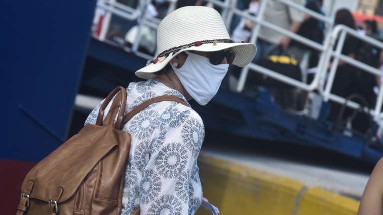 Ρόδος: Έχασε τη γυναίκα του και τη βρήκε στο νοσοκομείο με κορονοϊό