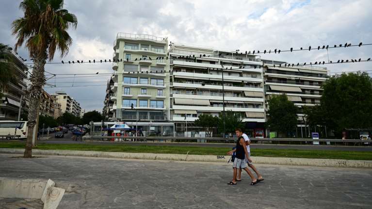 Κορονοϊός - Παρασκευής: Όσοι γυρίζουν από διακοπές να μην συναντούν ηλικιωμένους