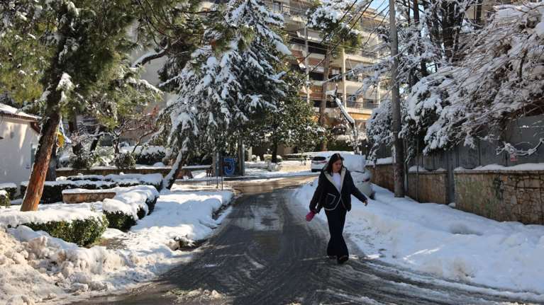 Παγώνει η Αθήνα με χαμηλές θερμοκρασίες: Έρχεται 48ωρη κακοκαιρία - Τι λένε Κολυδάς και Μαρουσάκης
