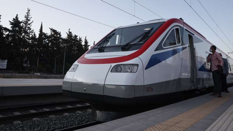 Ξεκινούν από σήμερα τα επιβατικά δρομολόγια στον άξονα Αθήνα - Θεσσαλονίκη: Στο πρώτο δρομολόγιο για Λάρισα ο Χρ. Σταϊκούρας