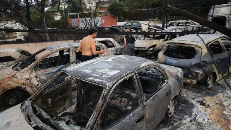 Μάτι: &quot;Περάσαμε δίπλα από τη μητέρα μου, δεν την καταλάβαμε, είχε απανθρακωθεί&quot; - Γροθιά στο στομάχι οι μαρτυρίες