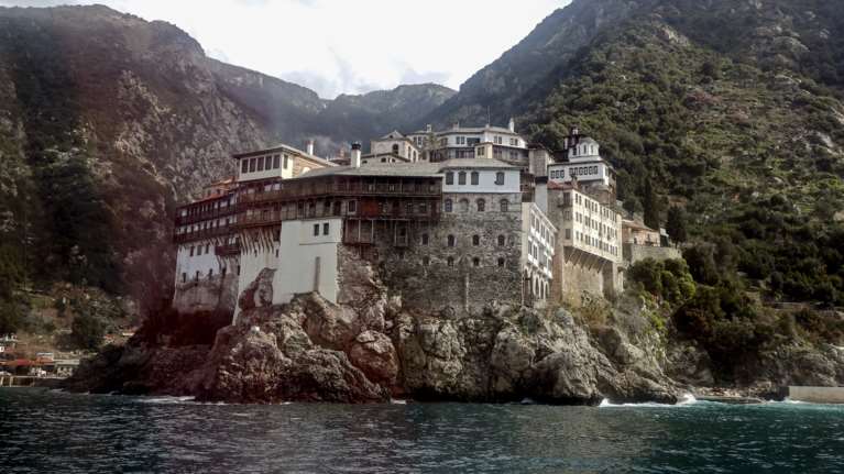 Άγιο Όρος για γάμο ομοφύλων: Είναι μεγάλο το έγκλημα - Ασελγούν στην ανθρώπινη φύση, καταστρέφουν τον άνθρωπο