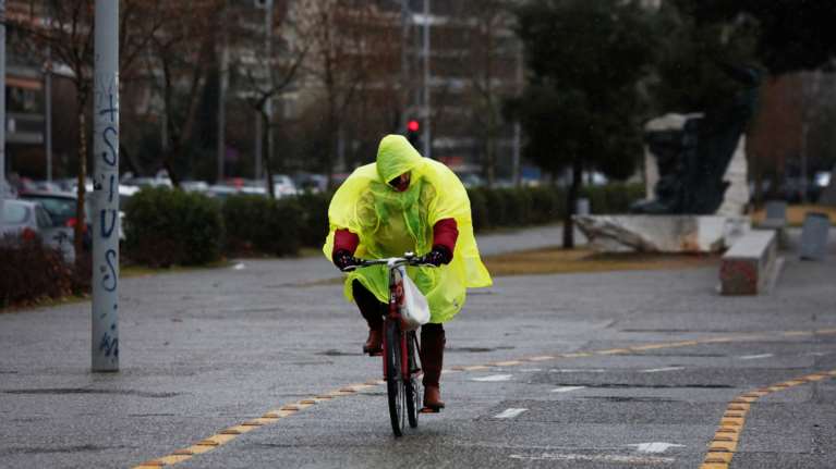 Επιδείνωση του καιρού με βροχές και καταιγίδες – Που θα ρίξει χαλάζι- Οδηγίες από την Πολιτική προστασία