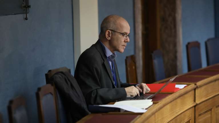 Τάσος Τέλλογλου: Όλα τα tweets του δημοσιογράφου για τις υποκλοπές και την παρακολούθηση Μητσοτάκη