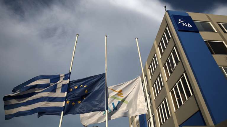 ΝΔ: Προσκολλημένος στη χυδαιότητα και τον ακραίο λόγο ο ΣΥΡΙΖΑ - Αναμενόμενη η επιστροφή Κουρουμπλή