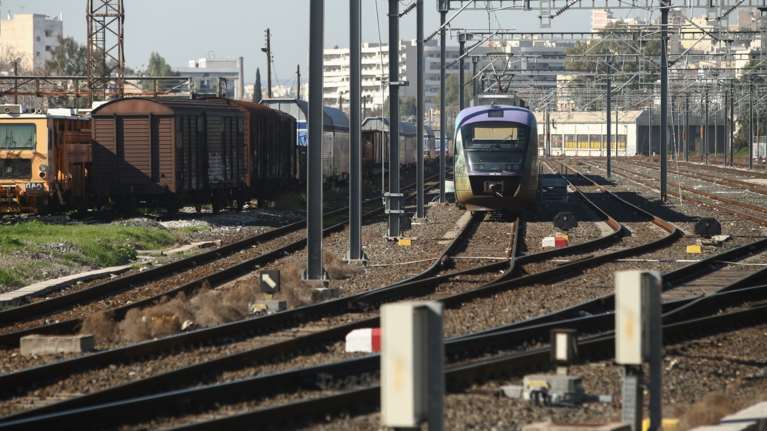 Προαστιακός: Συρμός παρέσυρε πεζό στον Κολωνό