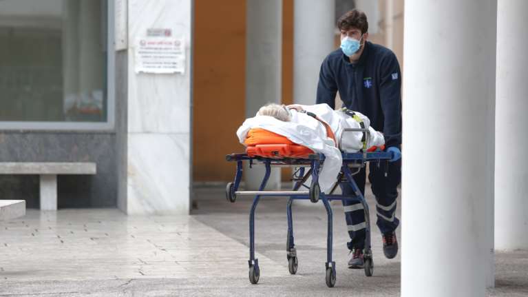 Ηράκλειο Κρήτης: Έχασε τη μάχη με τον κορονοϊό 62χρονη γιατρός - Αρνήτρια του εμβολιασμού