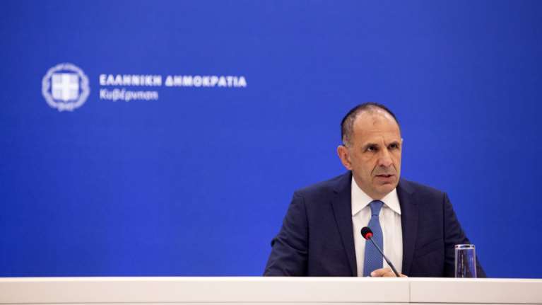 Γεραπετρίτης: Με δύο σταθμάρχες σε κάθε σταθμό και μείωση δρομολογίων η επανεκκίνηση του σιδηρόδρομου