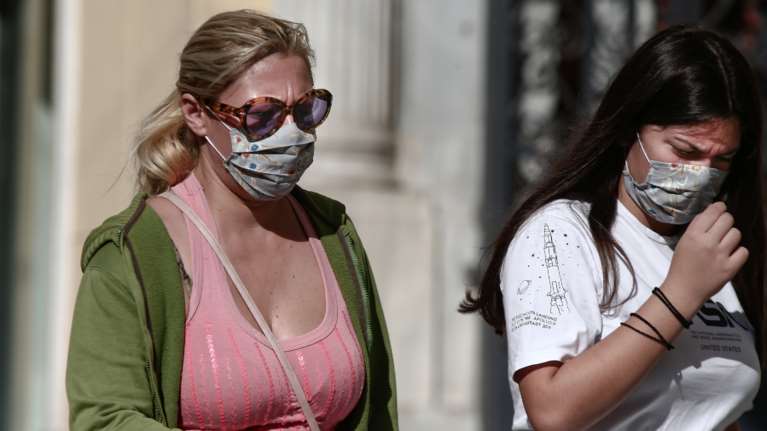 Αρνητές του κορονοϊού 2 στους 10 Έλληνες - Τι αποκαλύπτει δημοσκόπηση της Marc