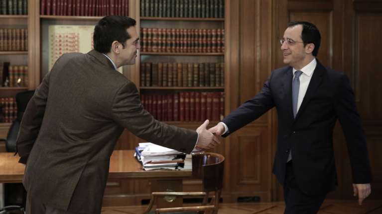 Συνάντηση Τσίπρα - Χριστοδουλίδη: Επί τάπητος η τουρκική επιθετικότητα και το Κυπριακό