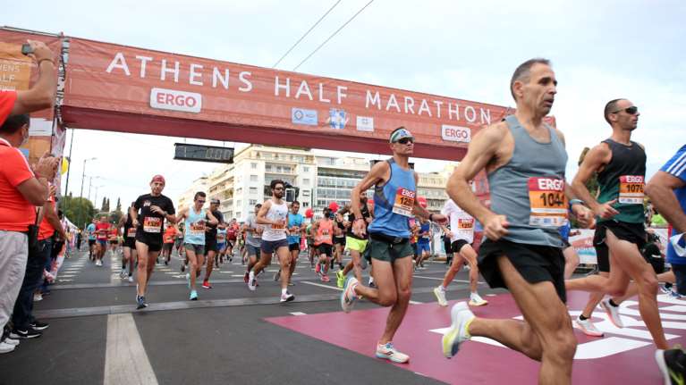 10ος Ημιμαραθώνιος Αθήνας: Κυκλοφοριακές ρυθμίσεις την Κυριακή - Ποιοι δρόμοι του κέντρου θα κλείσουν