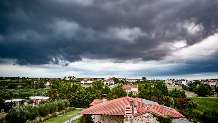Έρχεται κύμα κακοκαιρίας με βροχές και ισχυρές καταιγίδες - Ποιες περιοχές θα χτυπήσει