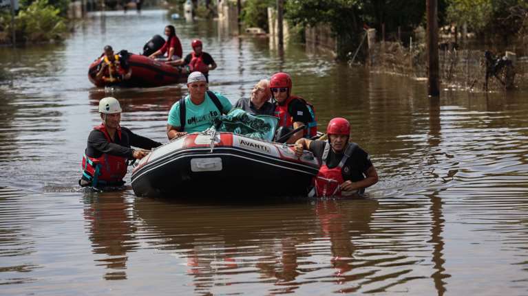 Κακοκαιρία Daniel: Αυξάνεται ο τραγικός απολογισμός - 10 οι νεκροί από τις πλημμύρες, αγωνία για τέσσερις αγνοούμενους
