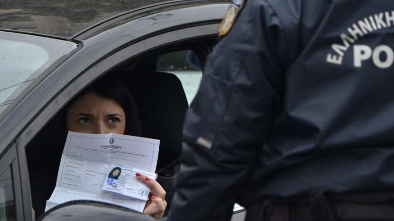 Κόβονται πτήσεις από Τουρκία και Αγγλία - Αύριο υπουργικό συμβούλιο με τηλεδιάσκεψη - Νέες αποφάσεις