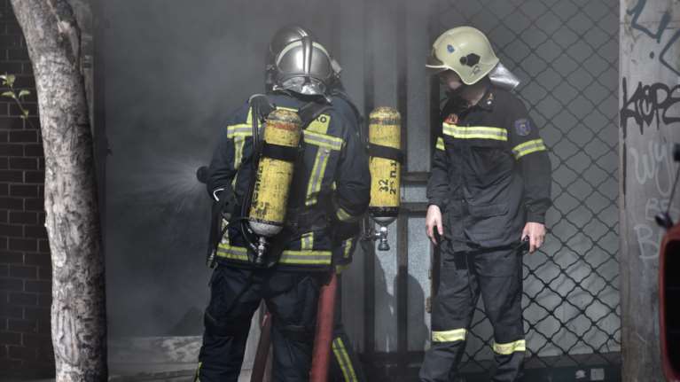 Φωτιά σε μονοκατοικία στην Πατησίων