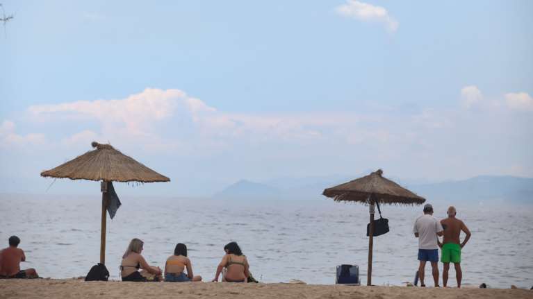 Ζέστη, άνοδος της θερμοκρασίας αλλά και βροχές σε πολλά μέρη της χώρας