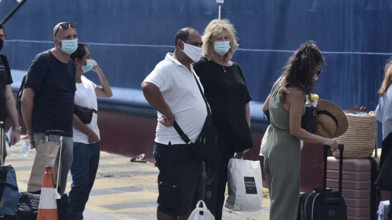 Κορονοϊός: Στο &quot;κόκκινο&quot; η χώρα με 151 νέα κρούσματα σήμερα - Συναγερμός στις Αρχές