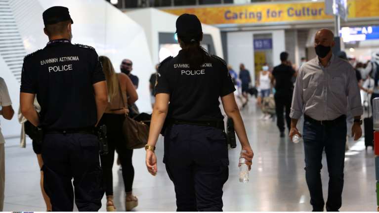 Συνελήφθη στο αεροδρόμιο &quot;Ελ. Βενιζέλος&quot; Αυστραλός καταζητούμενος για ανθρωποκτονία και εμπρησμό