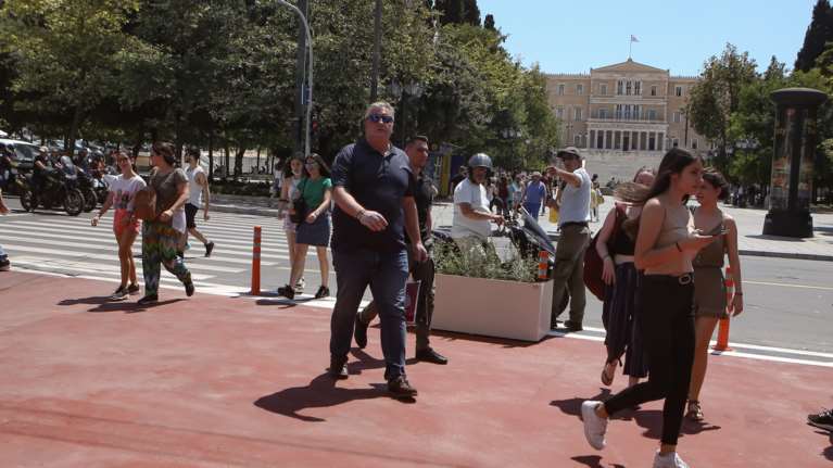 Νέο "θερινό" πακέτο μέτρων θα εξαγγείλει ο Μητσοτάκης: Επιδόματα, ρυθμίσεις οφειλών, χαμηλότοκα δάνεια, επιδοτήσεις εισφορών