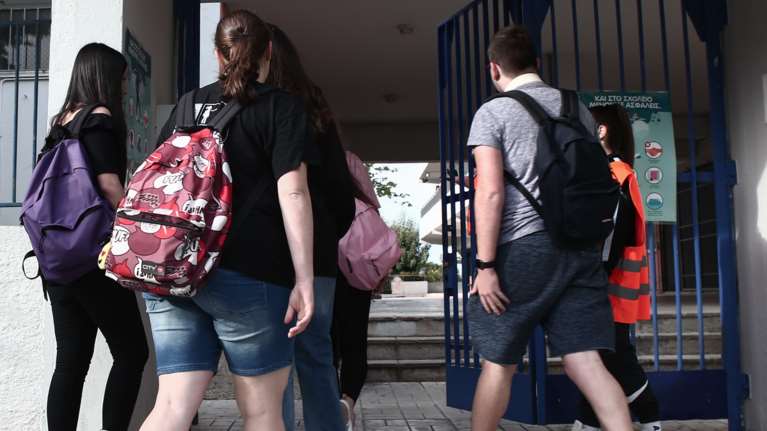 Σχολεία: Πιθανό άνοιγμα στις 8 Ιανουαρίου &quot;βλέπει&quot; ο Πέτσας - &quot;Είναι προτεραιότητα&quot;