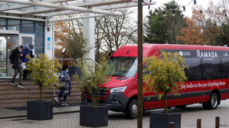 Μετάλλαξη Ομικρον - Ολλανδία: Εμβολιασμένοι οι περισσότεροι από τους 62 επιβάτες των πτήσεων από τη Ν. Αφρική